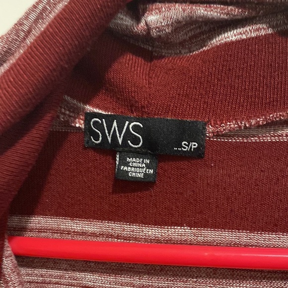 Red and white scoop neck vintage bluenotes shirt - Picture 3 of 5